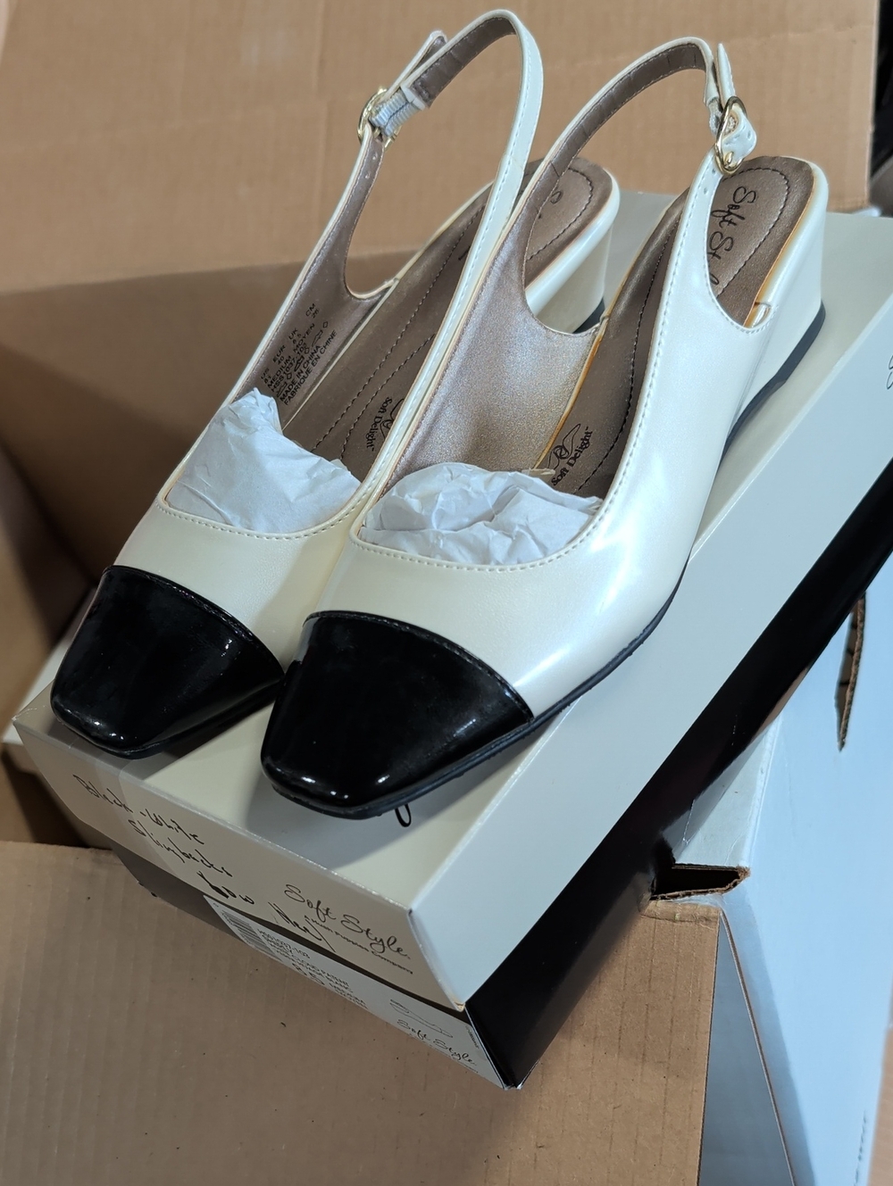 Soft Style by Hush Puppies Two-Tone Cap Toe Slingback Pumps NIB